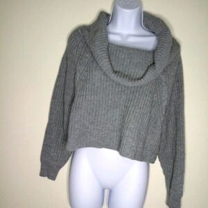 Forever 21 gray ribbed Cowl neck crop sweater